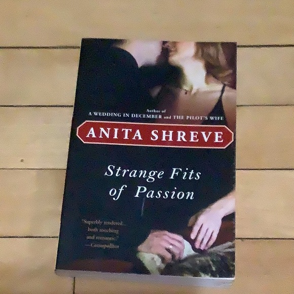 🏖2 Sets of Books for $13🏖 EUC Paperbacks - Picture 4 of 5